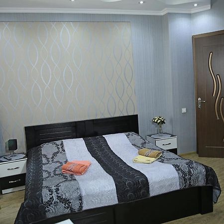 Guest House Beautiful Tbilisi On Khidistavi Street Exterior photo
