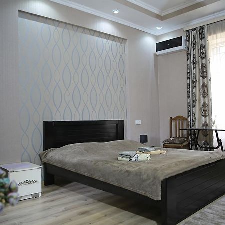 Guest House Beautiful Tbilisi On Khidistavi Street Exterior photo
