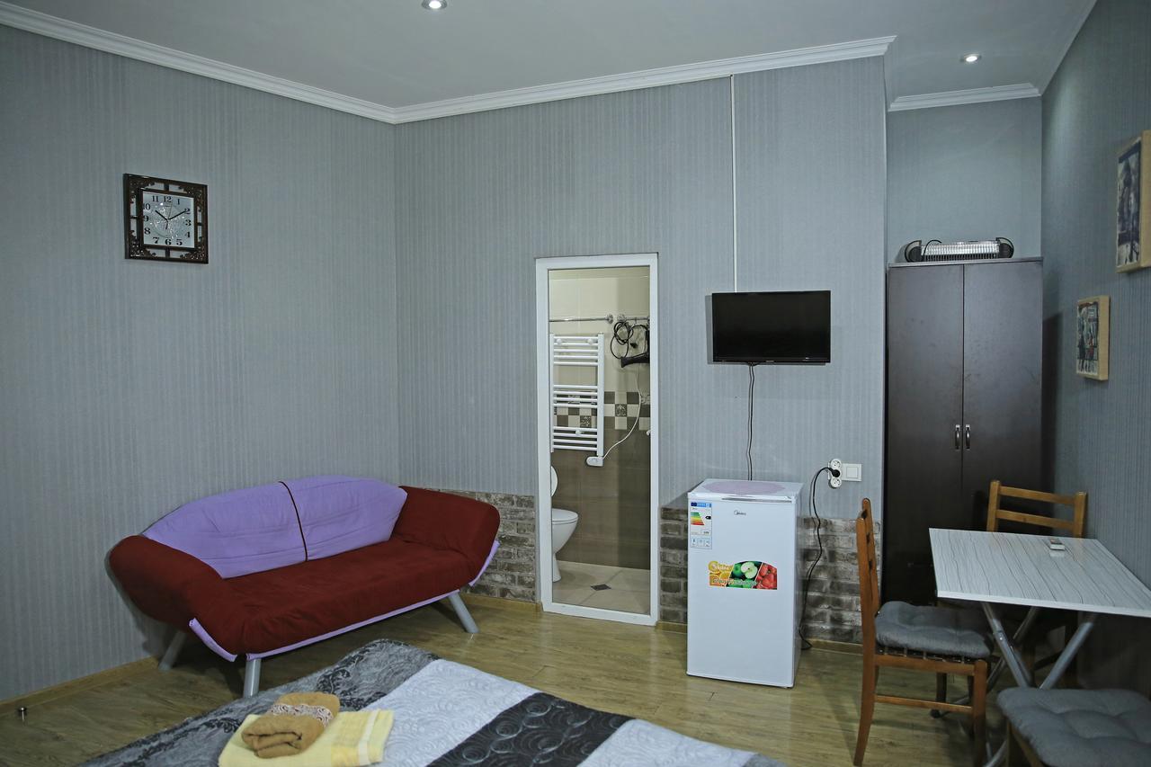 Guest House Beautiful Tbilisi On Khidistavi Street Exterior photo