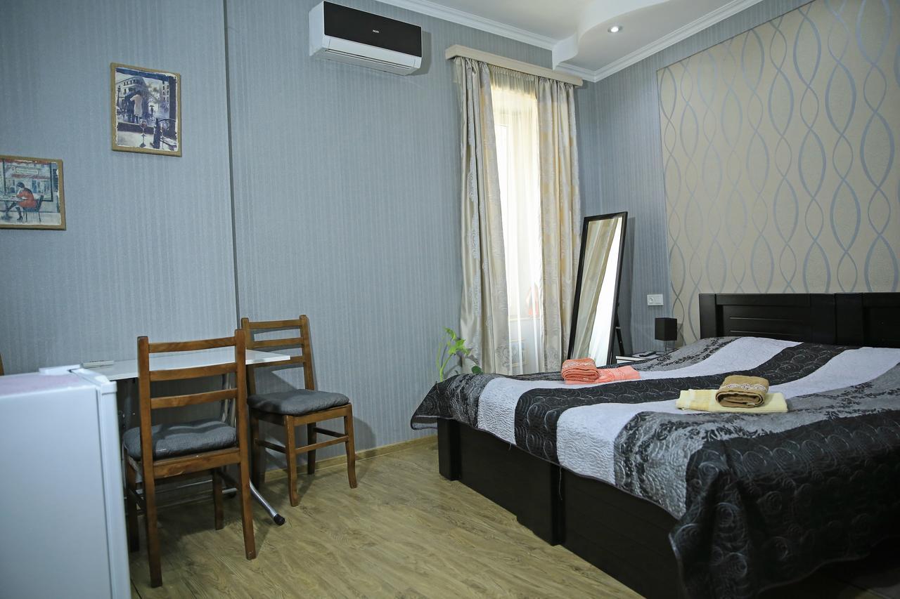 Guest House Beautiful Tbilisi On Khidistavi Street Exterior photo